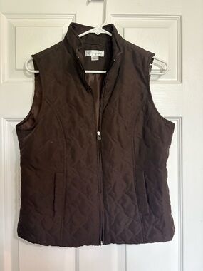 Christopher banks brown quitled vest small